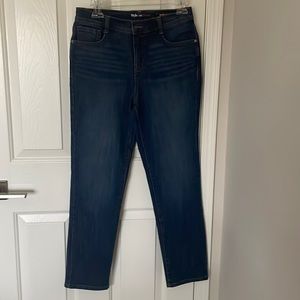 Style & Co Slim Leg Jeans 6P